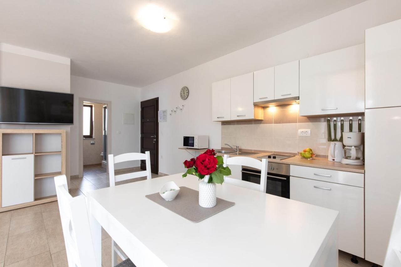 Apartments Otia Seaview Porat  Dış mekan fotoğraf